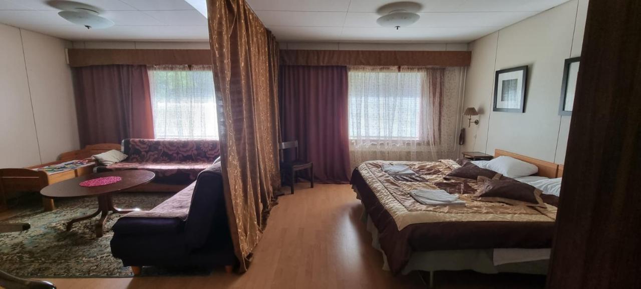 Hotel Villa Vanessa Siltakyla Ngoại thất bức ảnh